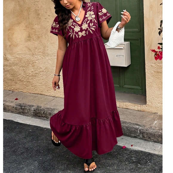 Plus Floral Embroidered Frill Neck Short Sleeve Ruffle Hem Dress - Picture 7 of 8